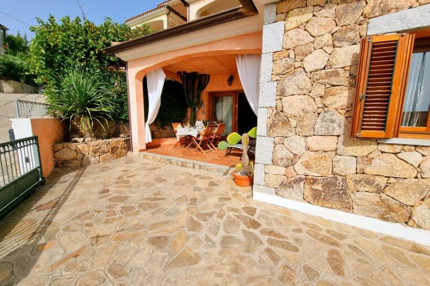 mit Kamin, Terrasse und Meerblick