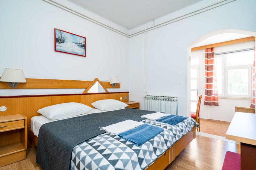 Apartments Klis -Studio Apartment with Terrace - 2 (B) - foto 4