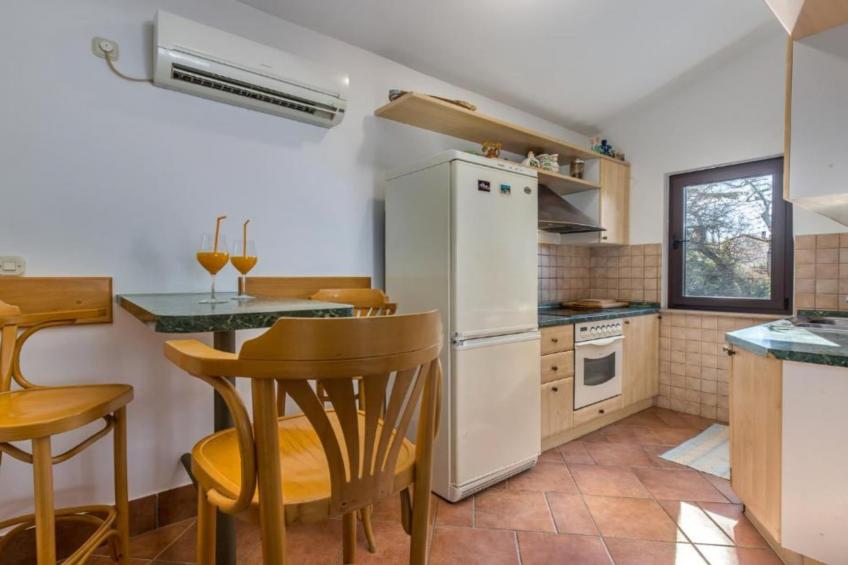 Apartment Villa Mirna - Three Bedroom Apartment with Balcony and  Sea View - foto 5