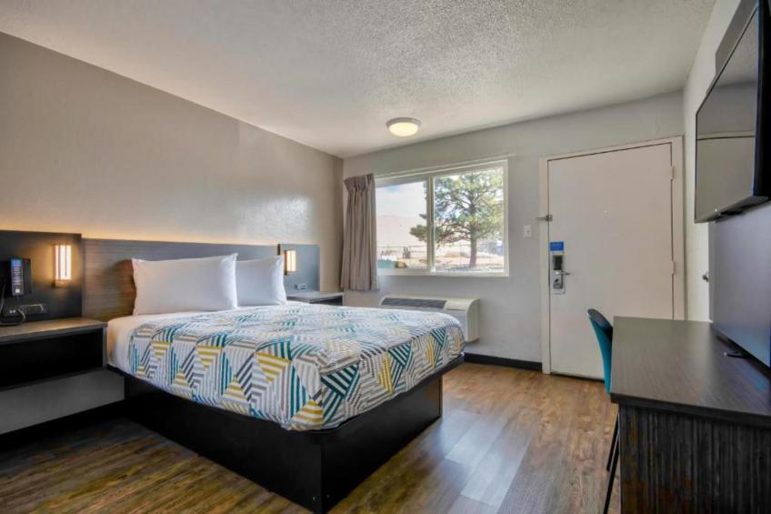1 Queen Bed  Smoking - foto 23