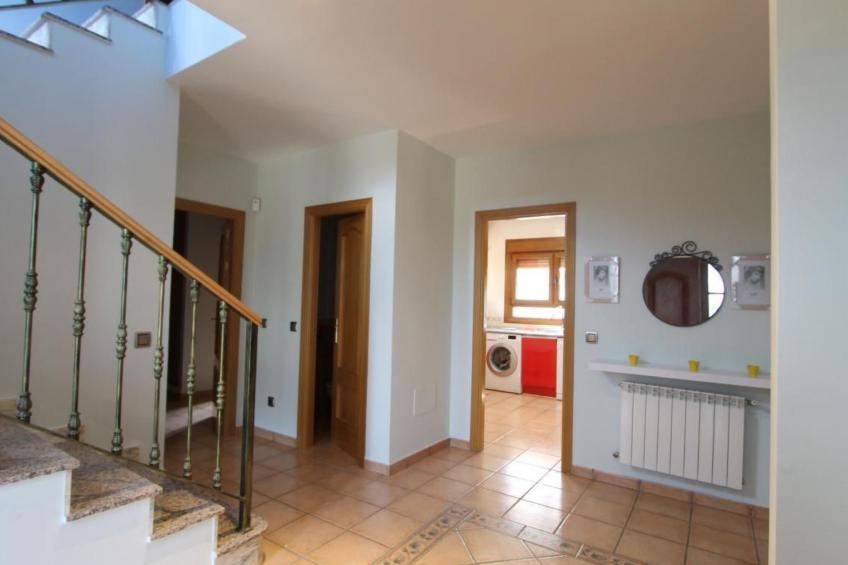 in Seseña mit großem Garten - foto 16