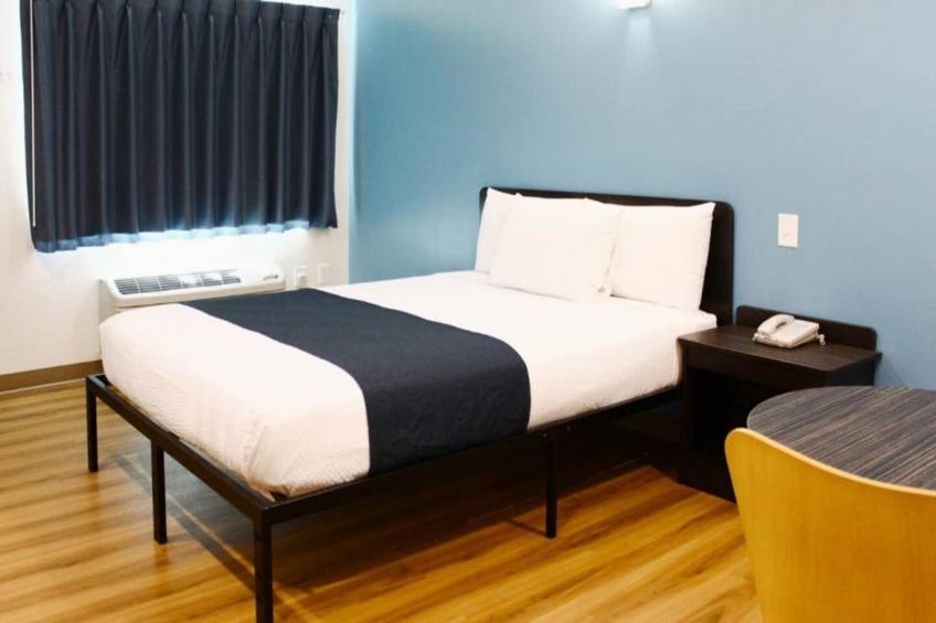 1 Queen Bed  Non-Smoking - foto 9