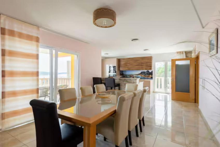 Villa Ana with Outdoor Pool, Sauna and Hot-Tub - Six Bedroom Villa with Outdoor Pool, Sauna and Hot-Tub - foto 4