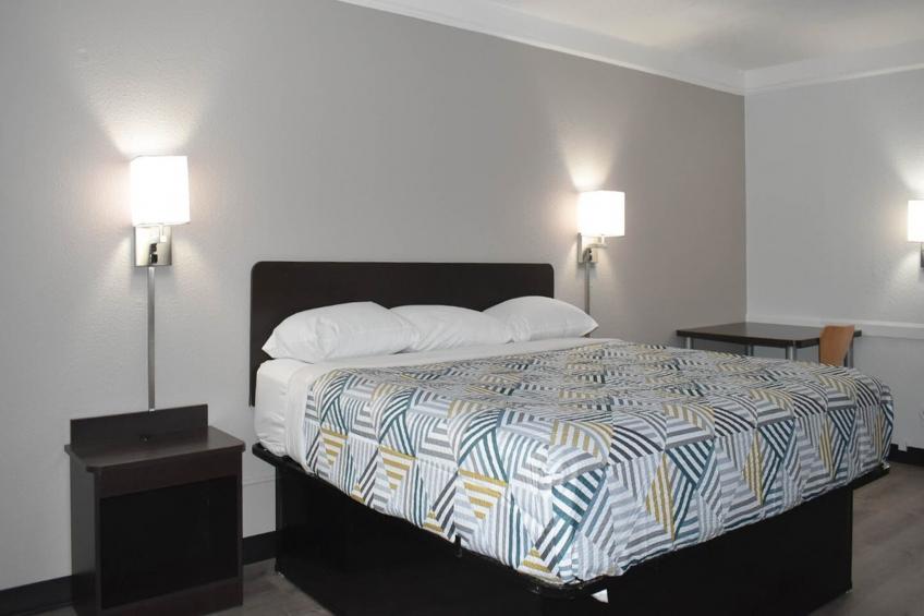 1 King Bed  Mobil Access Tub Nsmk Micfridg - foto 13