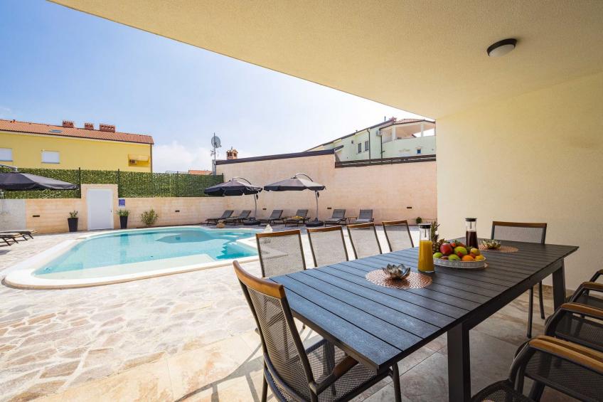 Villa Nur Amela with Pool, Jacuzzi, Darts - foto 12