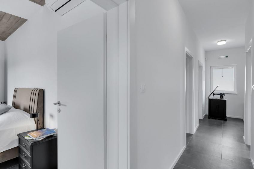 Modernes Ferienhaus in Zaostrog mit Beheiztem Pool - foto 38