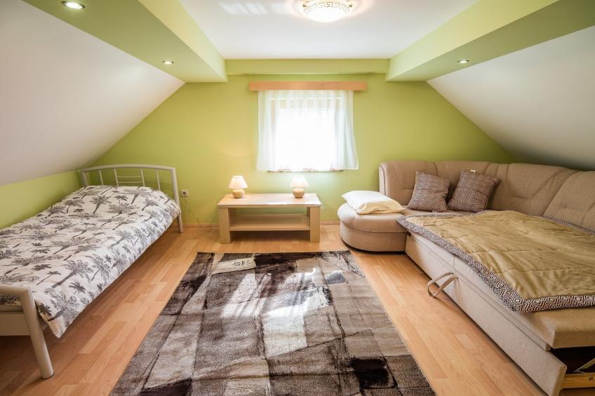 Golden Horizon Holiday Home with Terrace and Garden - One Bedroom Holiday Home with Terrace and Garden