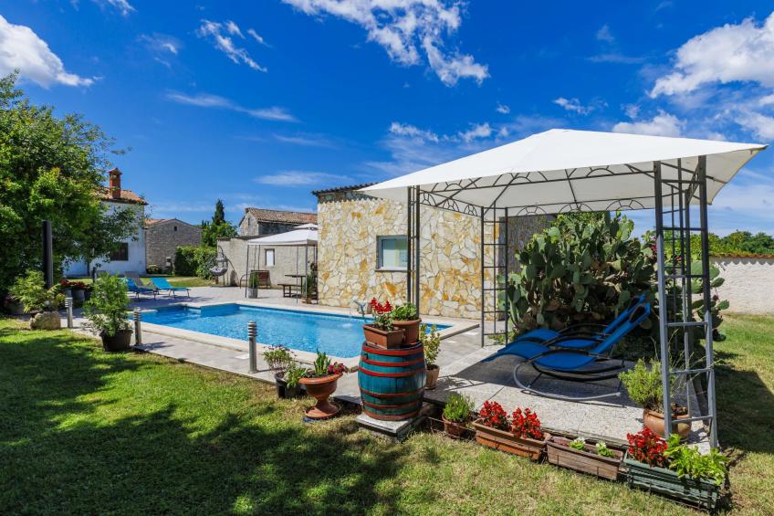 Haus Pinezici (RCA150)