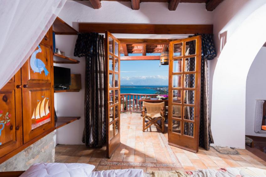 Leonidas Traditionelles kretisches Haus mit Meerblick