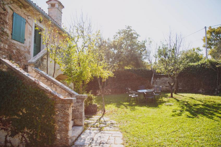 Freistehendes Ferienhaus in Karlovići mit Garten, gemeinsamem Pool und Grill - foto 43