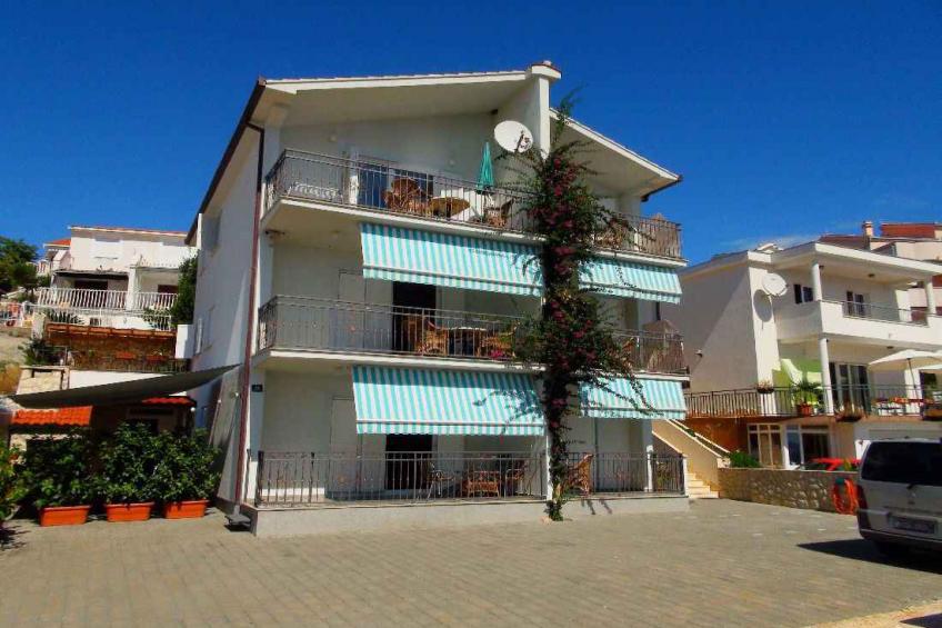 Holiday apartment only 50 m from the beach - BF-YHXN