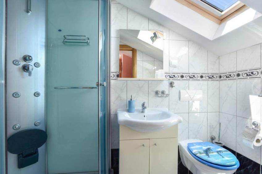 Peaceful Island Haven with Pool, BBQ & Games Area - Four Bedroom Holiday Home - foto 13