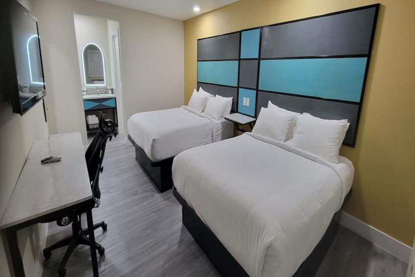 2 Queen Beds Non-Smoking