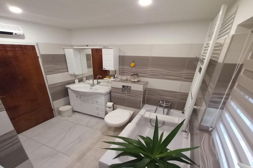 Holiday Home Kim - Three Bedroom Holiday Home with Swimming Pool - foto 10