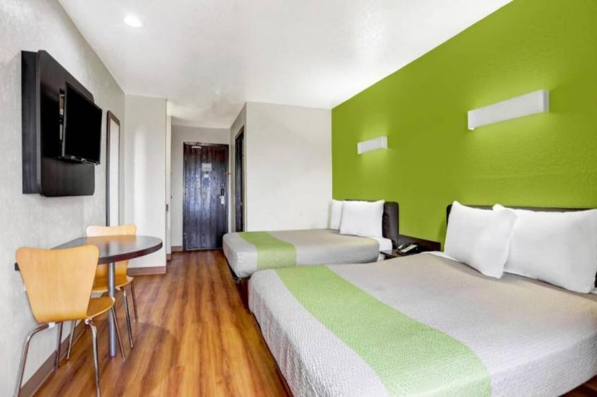 2 Queen Beds  Non-Smoking Micfridge - foto 13