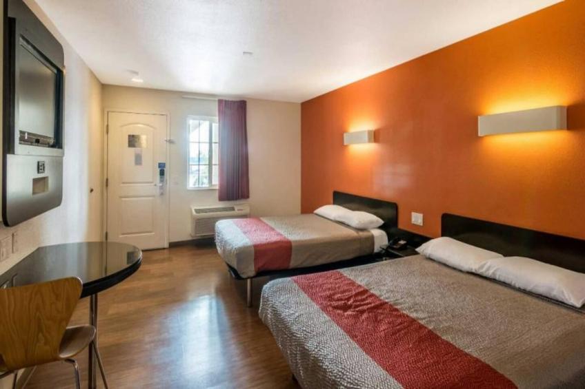 2 Queen Beds  Micfridge - foto 13