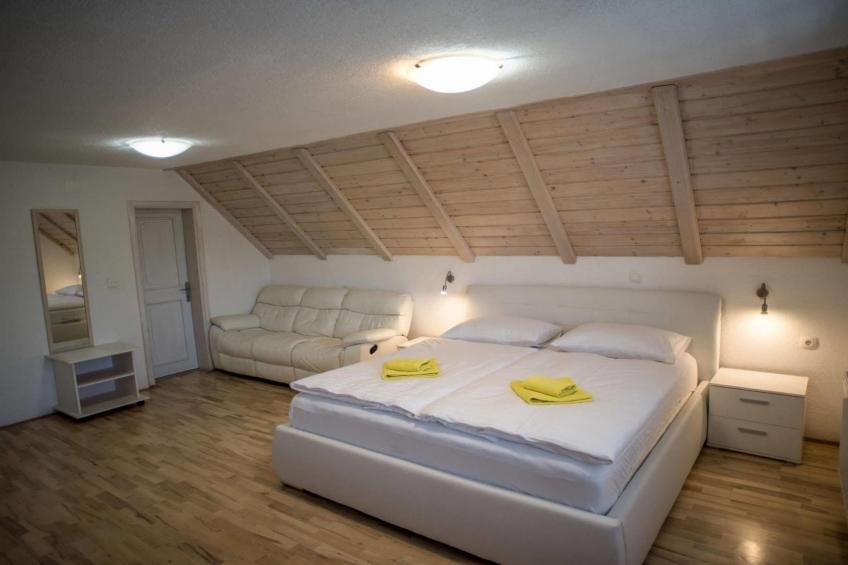 Villa Lika Annex - Double Room 4 (small room)