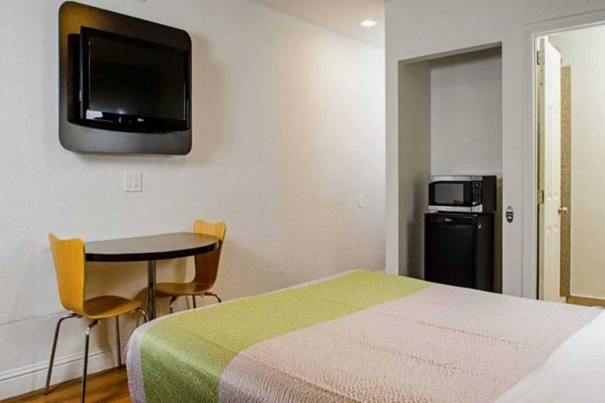 1 QUEEN BED  NON-SMOKING - foto 13