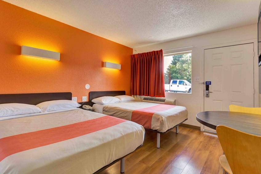 2 Queen Beds  Non-Smoking - foto 8