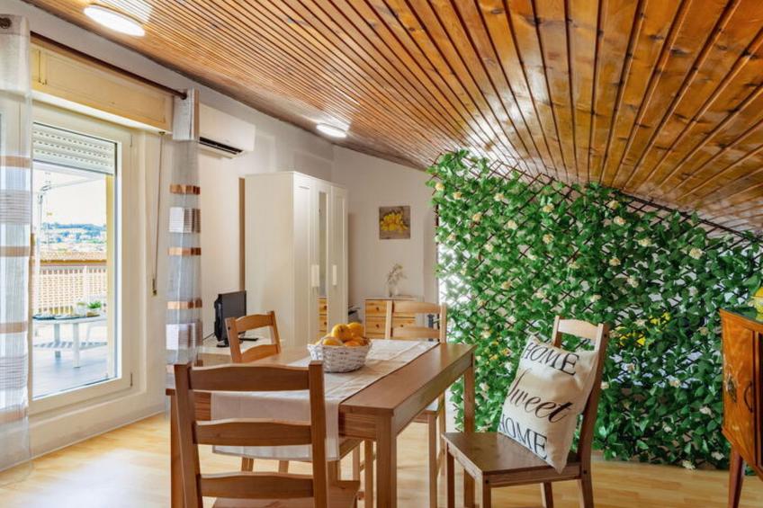 Sopraloreto Apartment