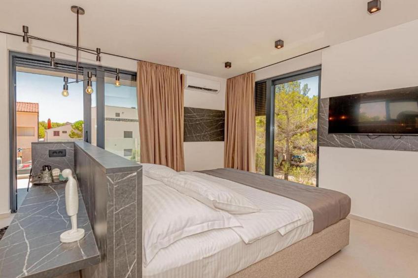 Luxury Contemporary Villa in Vodice with Pool, Sauna and Hot Tub - Four Bedroom Villa with pool - foto 21