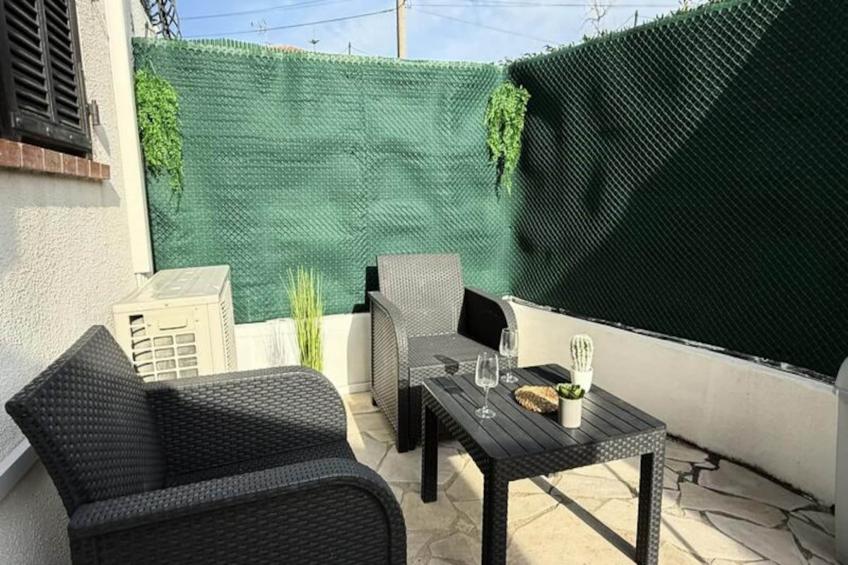 06cp - Beau T2 Super équipé Avec Terrasse - foto 16