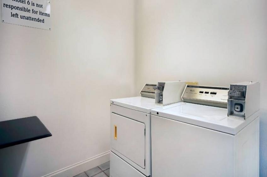 2 Queen Beds  Non-Smoking Micfridge - foto 10