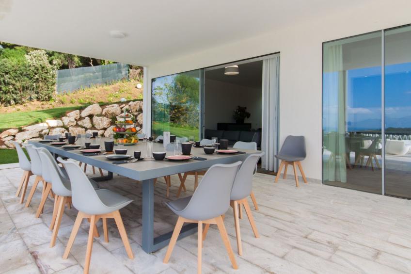 Weiße Luxusvilla - foto 33