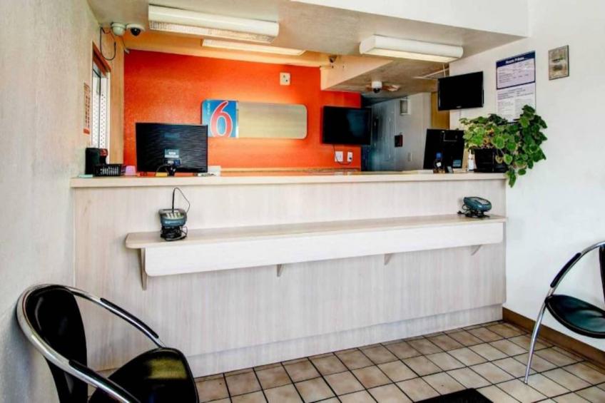1 Queen Bed  ADA/Tub/Mini Fridge - foto 32