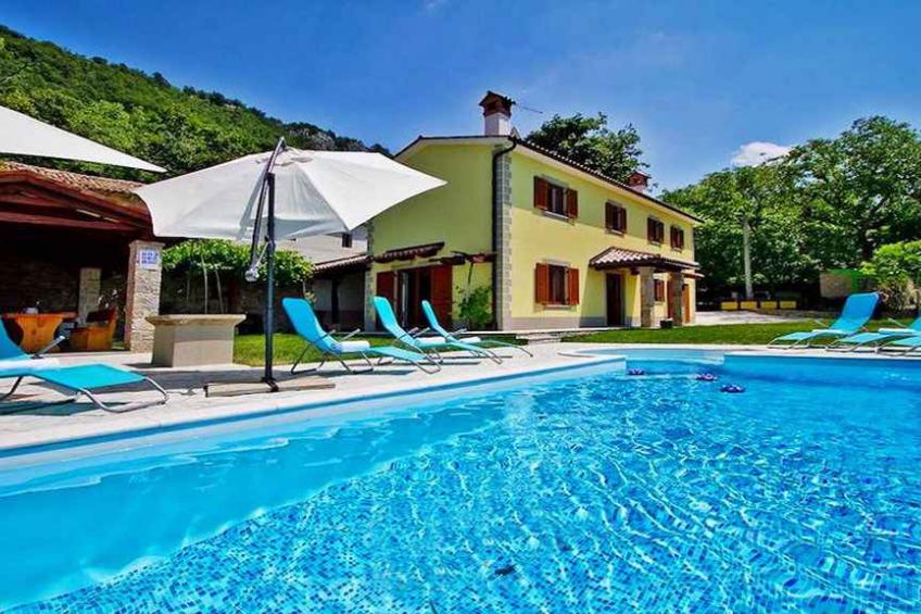 maison de vacances avec piscine et barbecue - BF-NNYC