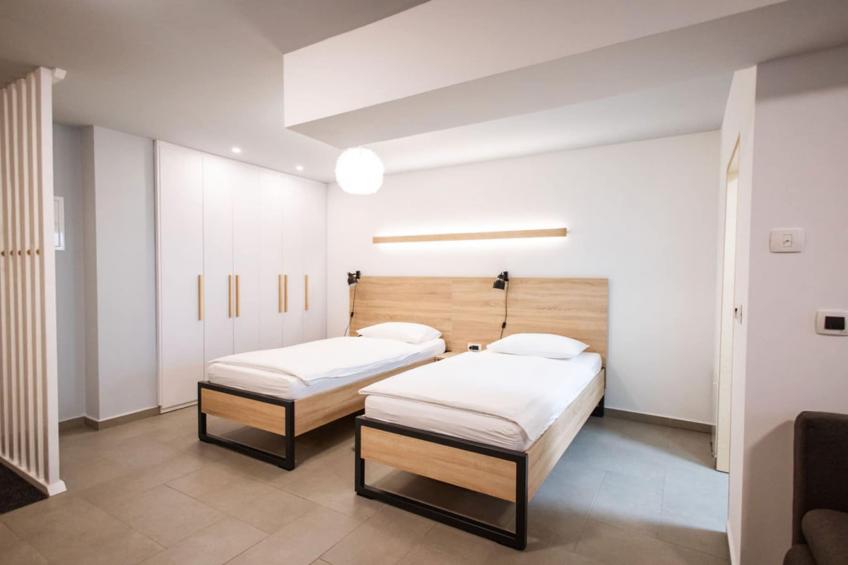 Stylish Apartments with Osijek Near Top Attractions - Standard Studio Apartment  - Maks 3 - foto 41