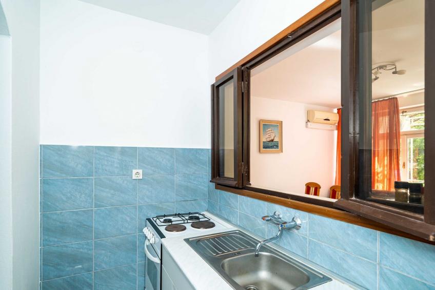 Apartments Klis -Two-Bedroom Apartment with Terrace - foto 9