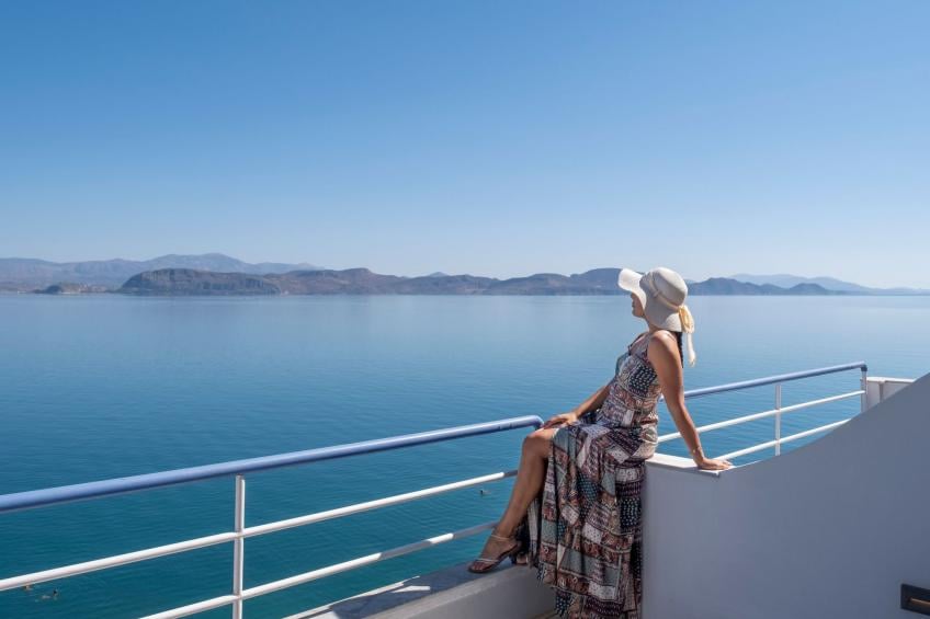 Luxuriöses Apartment mit einem Schlafzimmer direkt am Wasser, Meerblick