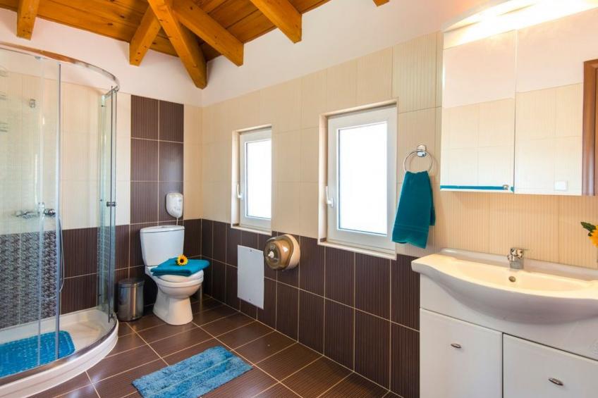 Haus in Kolympia mit Parkplatz und Bergblick - foto 14