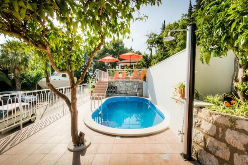 Guest House Villa Nina- Superior Triple Room with Balcony and Sea View (S2 - plava) - foto 11