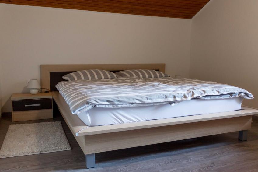 Cozy Holiday Home with Garden, BBQ, and Outdoor Dining Area in Rečica ob Savinji - Two Bedroom Apartment - foto 12