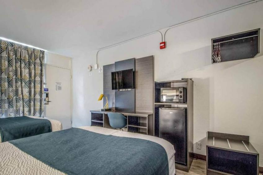 2 Full Beds  Non-Smoking Kitchen - foto 6