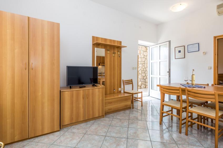 Wohnung in Obrs mit Kleiner Terrasse und Meerblick - foto 3