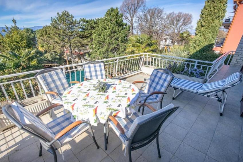 Apartment Villa Mirna - Three Bedroom Apartment with Balcony and  Sea View - foto 15