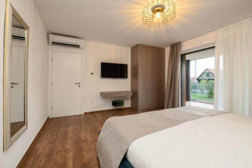 Apartments Villa Wood - Two Bedroom Apartment with terrace and pool view  ( W1 ) - foto 7