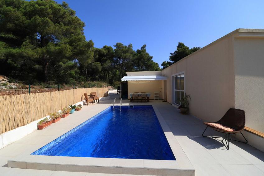 House Leta Cozy Hideaway with Pool - Four Bedroom Holiday Home with Pool - foto 28