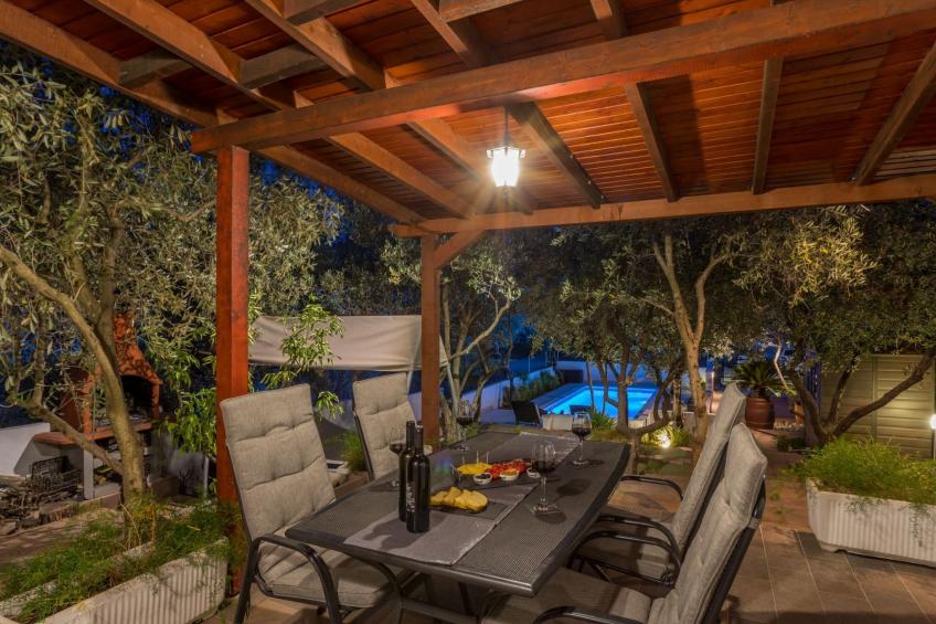 Geräumiges Ferienhaus mit Terrasse und Garten - foto 4