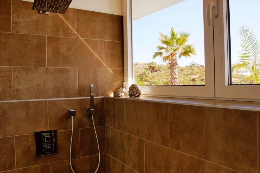 Moderne Architekten-Villa mit Infinity-Pool und Meerblick - foto 25