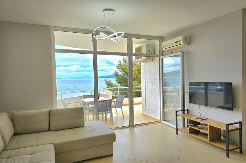 Sea View Apartment in Saranda- 214