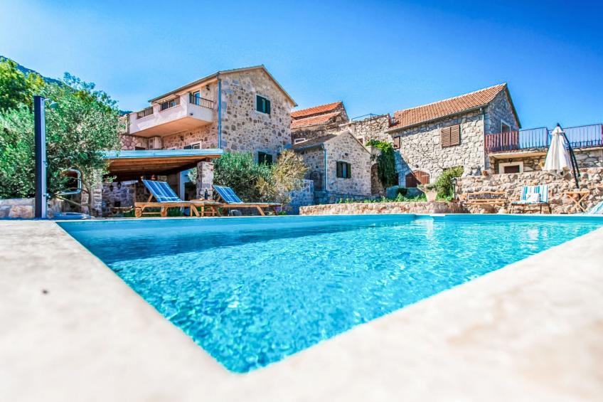 Natura with private pool