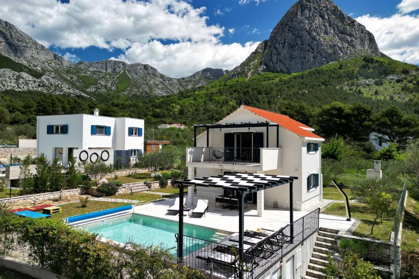 Alleinstehendes Ferienhaus mit Pool und drei Schlafzimmer - foto 12