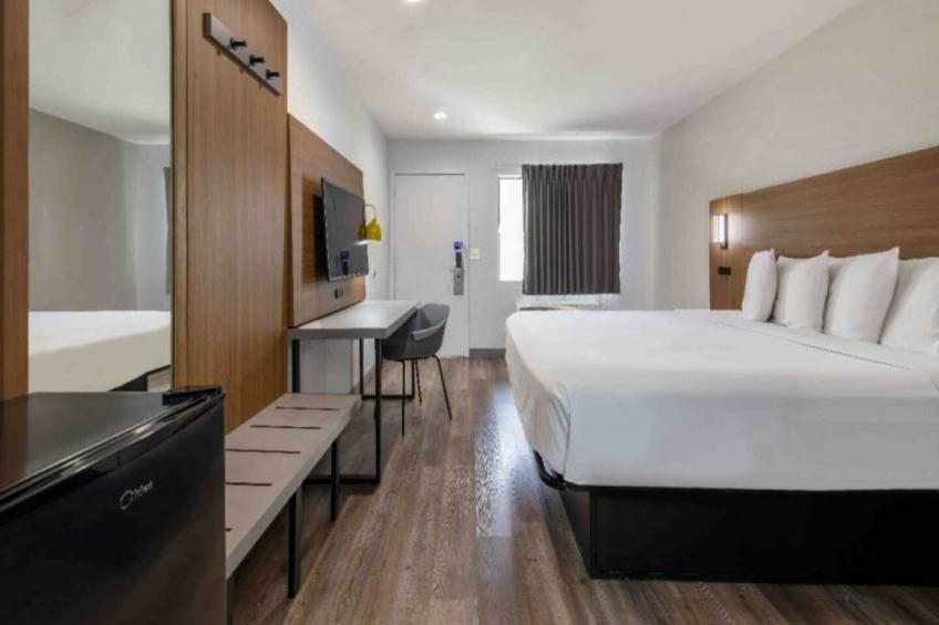 1 King Bed  Mobility Accessible Tub Nsmk - foto 3