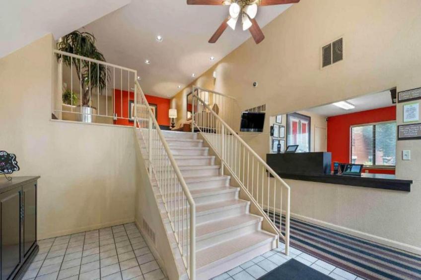 1 Queen Bed | Non-Smoking, Kitchen - foto 36