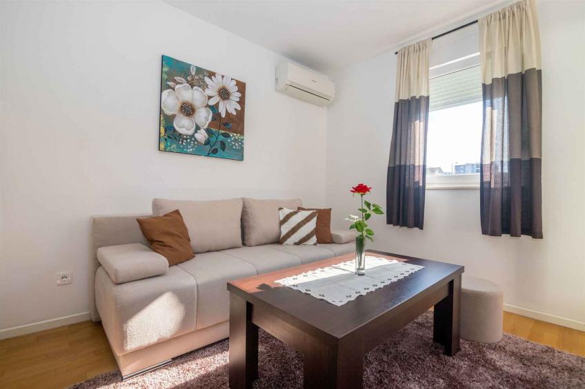 Vakantiewoning met balkon en airco - VW-FHN2B - foto 8