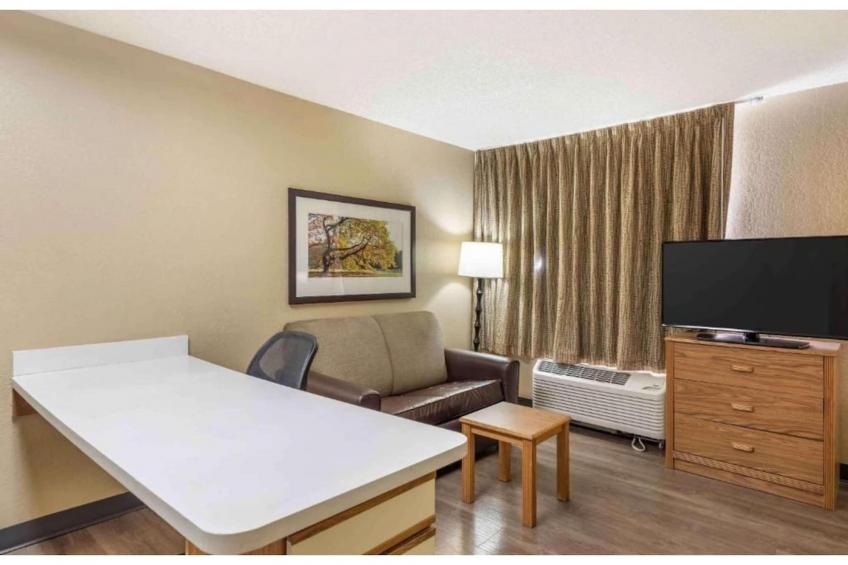 1 King Bed | Hearing Accessible, Kitchen - foto 14